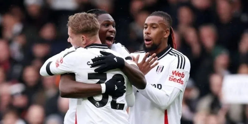 Fulham vẫn đang cố gắng duy trì vị trí trung bình trên bảng xếp hạng